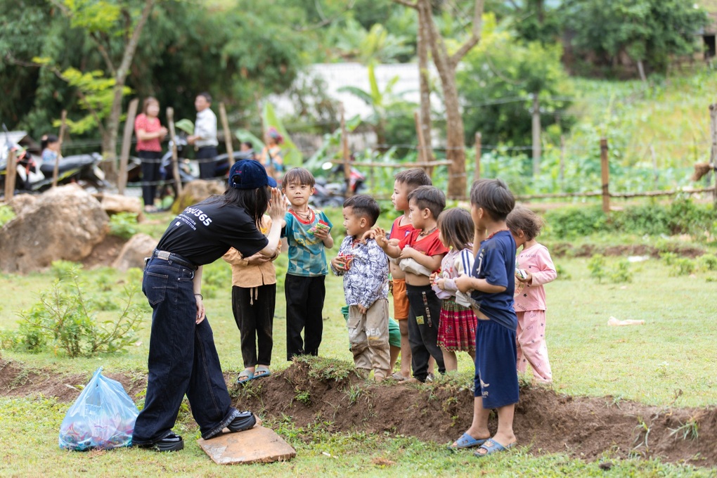 Người sáng lập Nuôi em nói gì về việc trùng mã, 1 em có tới 2 người nuôi? - 1