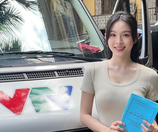 Người yêu cũ xấu tính nhất Cách Em 1 Milimet: Nhan sắc trong veo nhưng lên phim lúc nào mắt cũng "đỏ ngầu" 1 Tạo hình nhân vật Nga do Ngọc Trâm thủ vai.