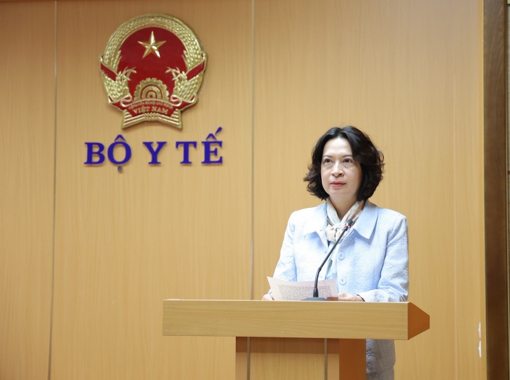 PGS.TS Nguyễn Thị Liên Hương, Thứ trưởng Bộ Y tế chủ trì hội nghị.