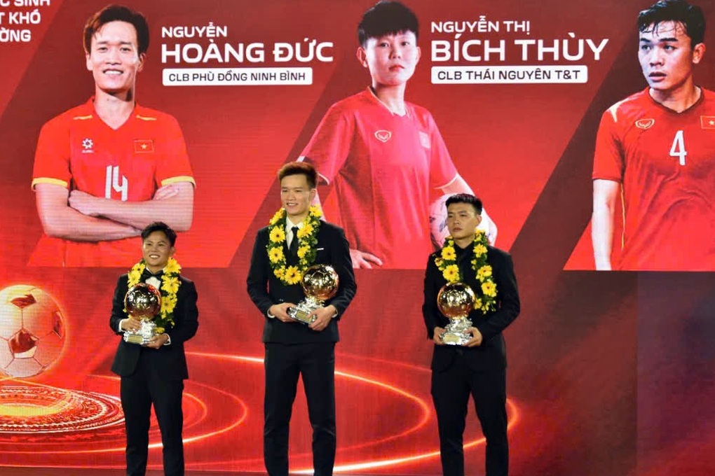 Nguyễn Hoàng Đức lần thứ 3 giành Quả bóng vàng Việt Nam - 1