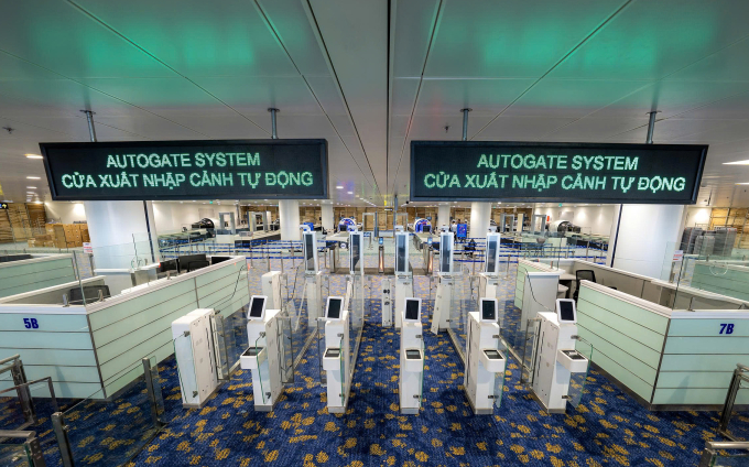 Khu vực xuất nhập cảnh tự động. Ảnh: Phương Linh