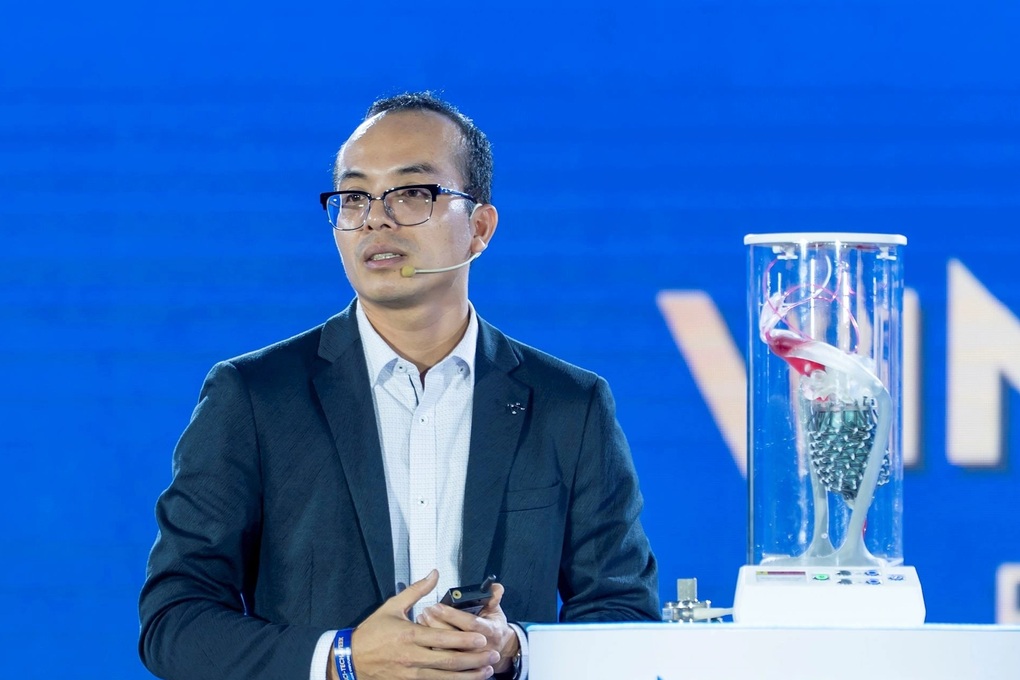 Nhà khoa học gốc Việt phát triển trái tim robot có thể thay thế tim người - 1