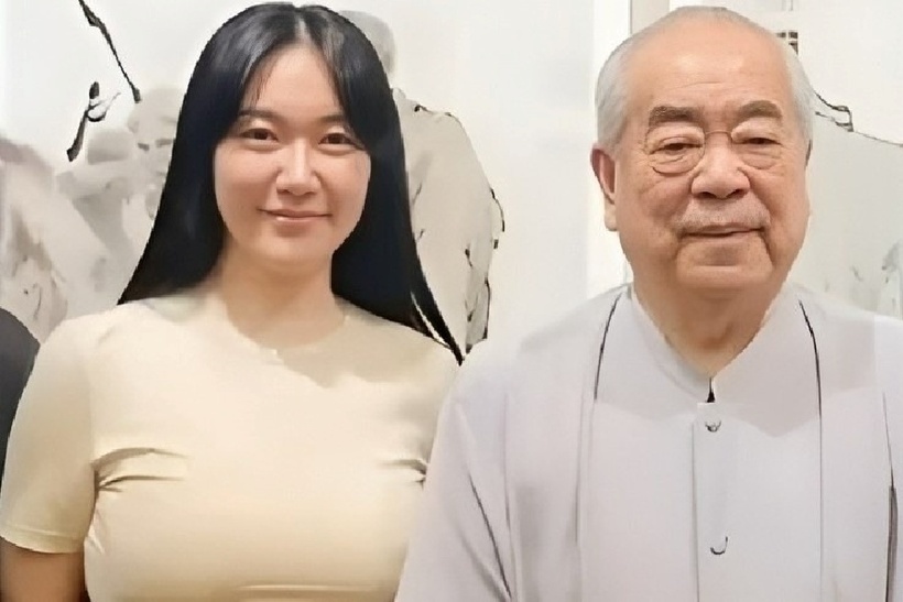 Nhà thư pháp 87 tuổi gây sốc khi có con với vợ trẻ kém gần 50 tuổi, cắt đứt quan hệ với con ruột 1 Nha thu phap 87 tuoi gay soc khi co con