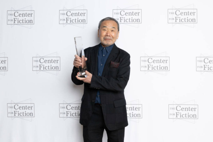 Murakami nhận giải Thành tựu trọn đời của The Center for Fiction. Ảnh: The Center for Fiction