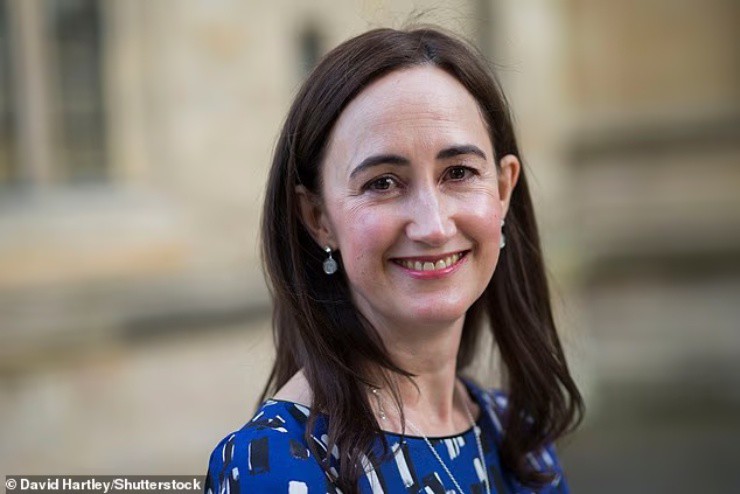 Nhà văn người Anh qua đời vì u não: Bác sĩ cảnh báo những dấu hiệu dễ bị bỏ qua 1 Nhà văn Sophie Kinsella đã qua đời ở tuổi 55.