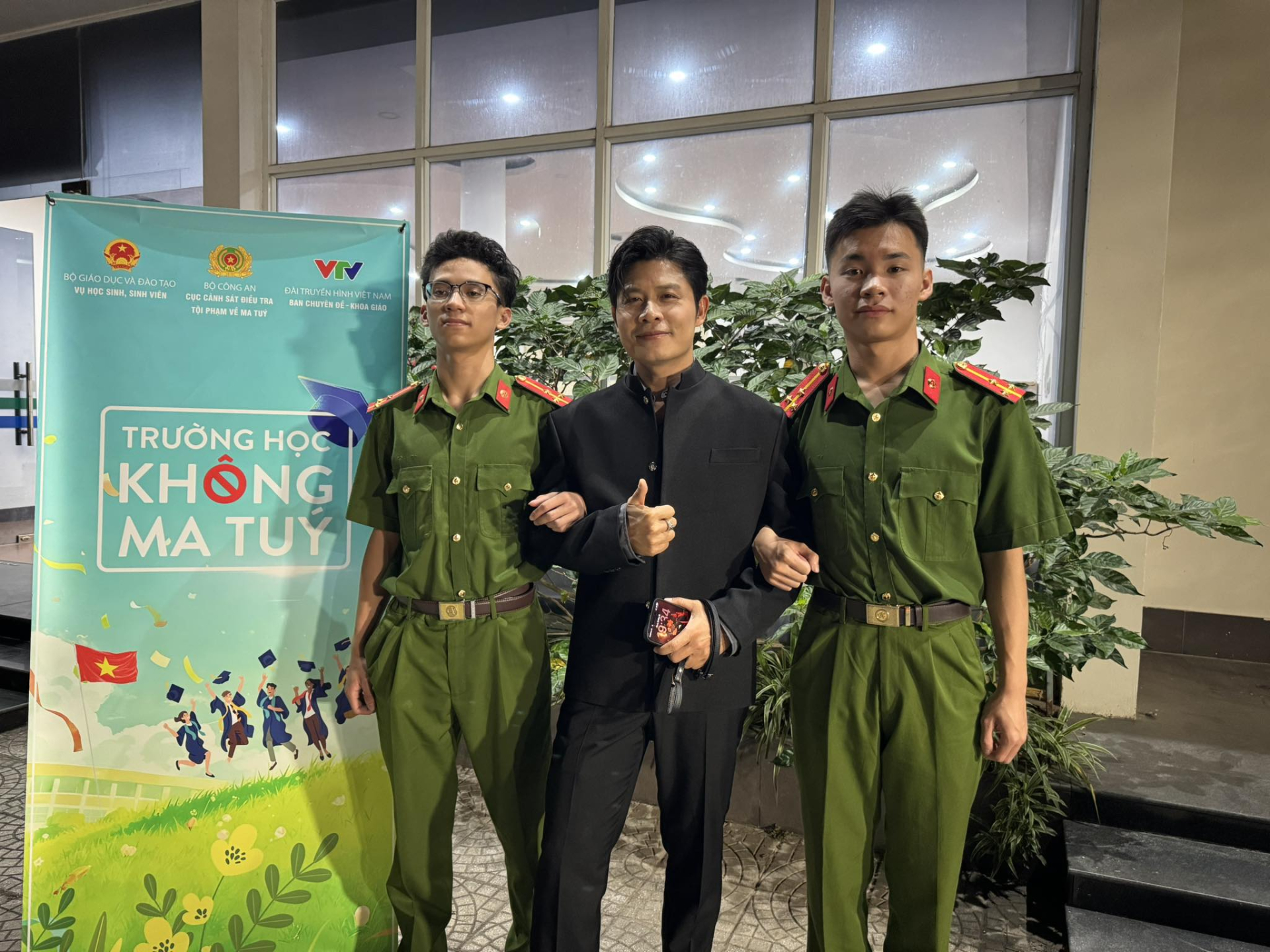 Nhạc sĩ 10 tỷ view ngưng sáng tác, bỏ học Nhạc viện “vào ngành” Công an?- Ảnh 1.