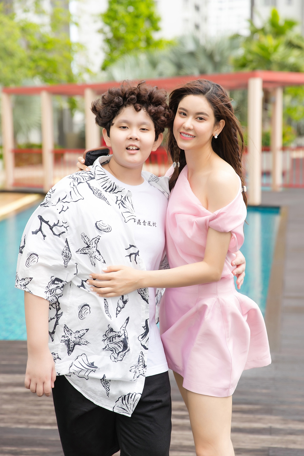 Nhận không ra con trai Trương Quỳnh Anh trong clip xuất hiện cùng mẹ: 13 tuổi cao 1m8, "lột xác" nhờ giảm cân 4 Trước đó, con trai Trương Quỳnh Anh sở hữu ngoại hình mũm mĩm.