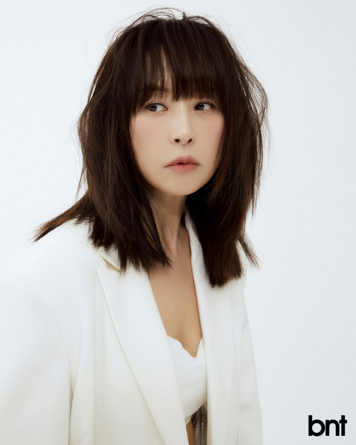 Nhan sắc gây sốc của nữ thần quốc dân phải giải nghệ để cưới kẻ xâm hại mình- Ảnh 1.