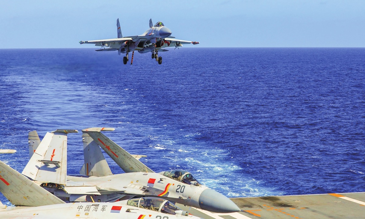 Nhật Bản triệu tập đại sứ Trung Quốc vụ khóa mục tiêu máy bay, Bắc Kinh điều hàng không mẫu hạm 1 Nhật Bản - Ảnh 1.