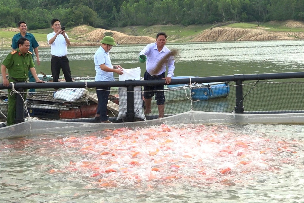 Nhiều nông dân thành triệu phú nhờ nuôi cá lần đầu xuất qua Nhật Bản - 1