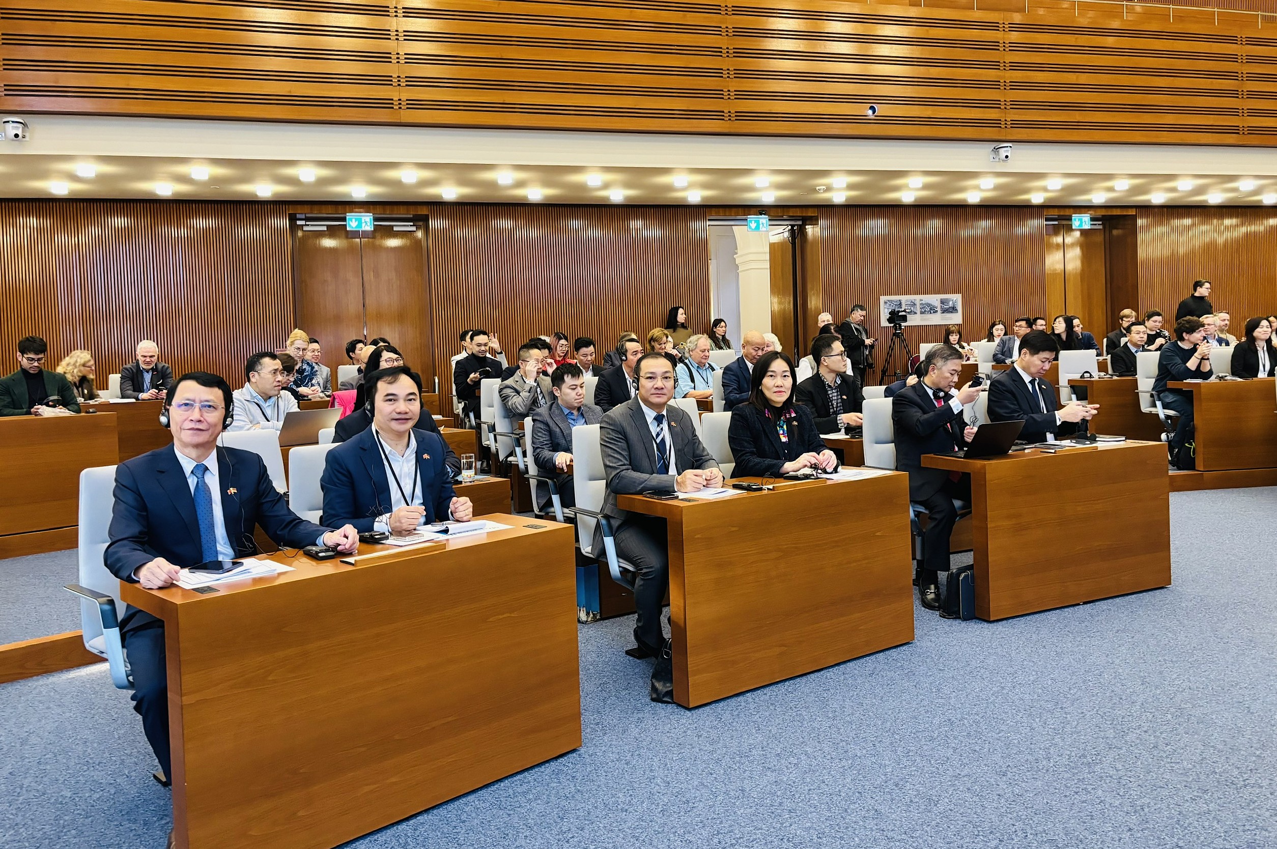 Nhiều tín hiệu từ Diễn đàn Lao động Việt 1 Nhiều tín hiệu từ Diễn đàn Lao động Việt - Đức - Ảnh 1.