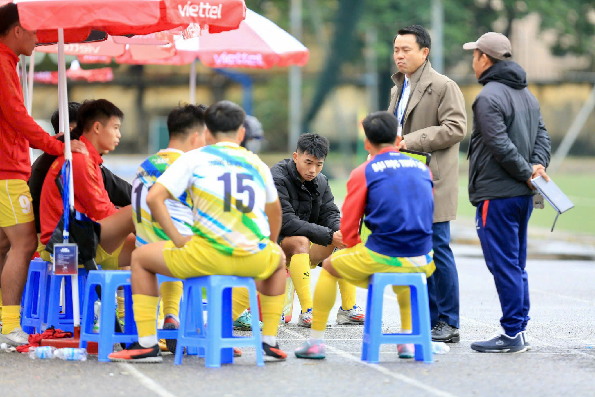 Nhiều trận đấu 'nảy lửa' ở vòng loại giải bóng đá Thanh Niên sinh viên Việt Nam- Ảnh 1.