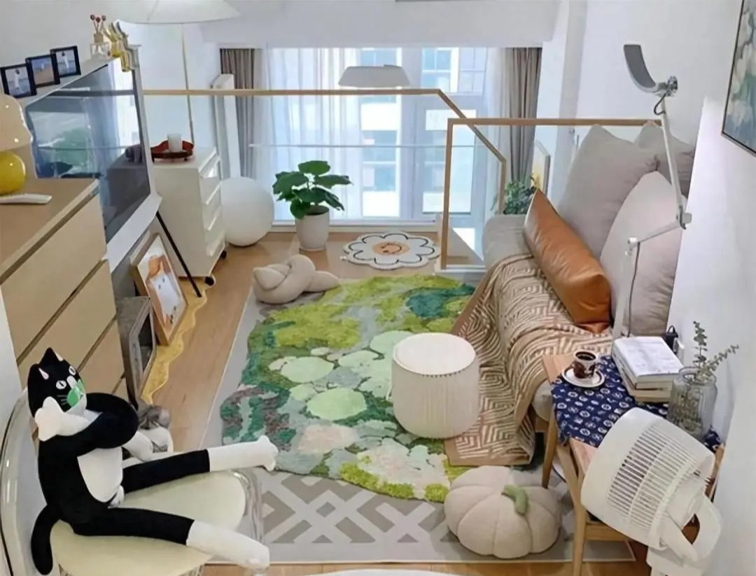 Ngỡ ngàng căn hộ 14m2 ở Hong Kong: Nhỏ xíu mà tận 2 phòng khách, đủ sống thoải mái- Ảnh 1. Ngỡ ngàng căn hộ 14m2 ở Hong Kong: Nhỏ xíu mà tận 2 phòng khách, đủ sống thoải mái- Ảnh 1.