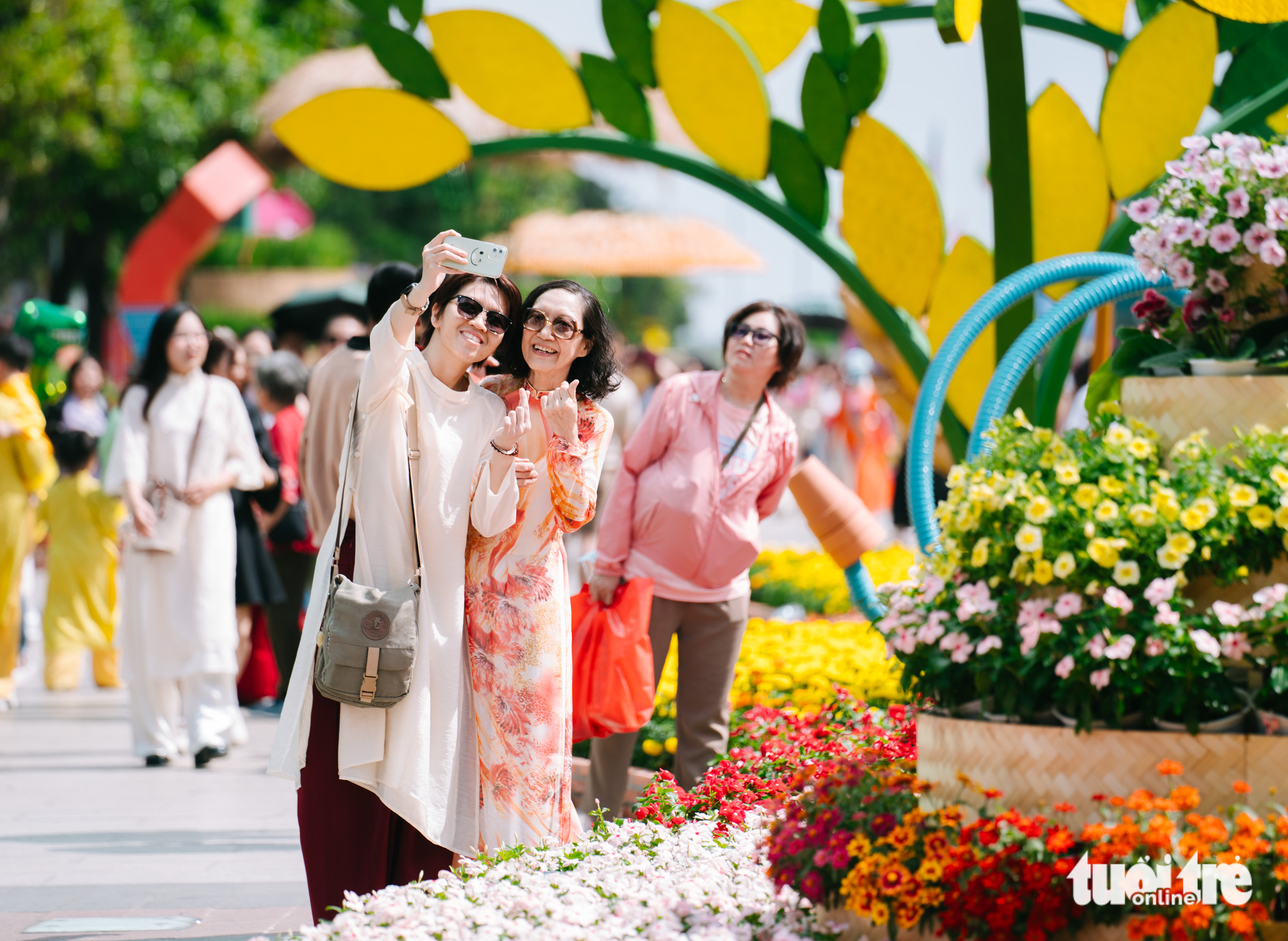 Những lời chúc năm mới 2026 yêu thương mỗi câu chữ, một niềm vui! - Ảnh 2. Những lời chúc năm mới 2026 đầy yêu thương, mỗi câu chữ một niềm vui! - Ảnh 2.