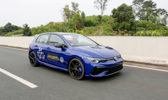 Volkswagen Golf R Performance trong hành trình thuộc Car Awards 2025. Ảnh: Lương Dũng