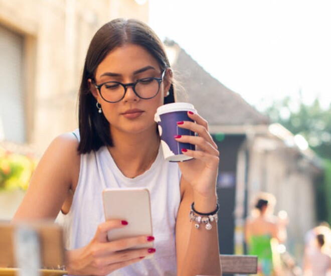 Những người hay theo dõi mạng xã hội mà không bao giờ đăng bài thường không đơn giản, sở hữu 8 đặc điểm tính cách này - 1