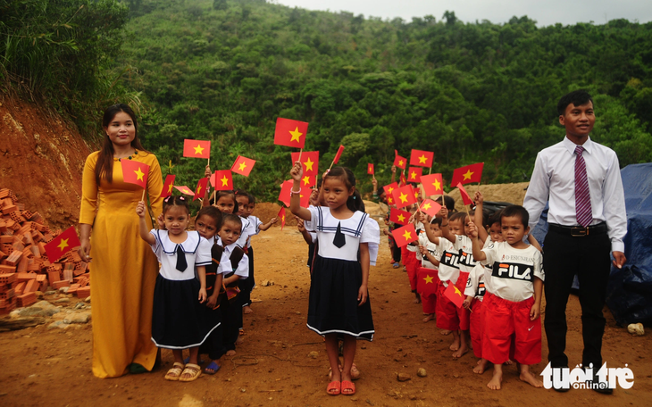 Nóc Ông Bình Trà Leng đã có điện trước thềm năm mới 2026 - Ảnh 2.
