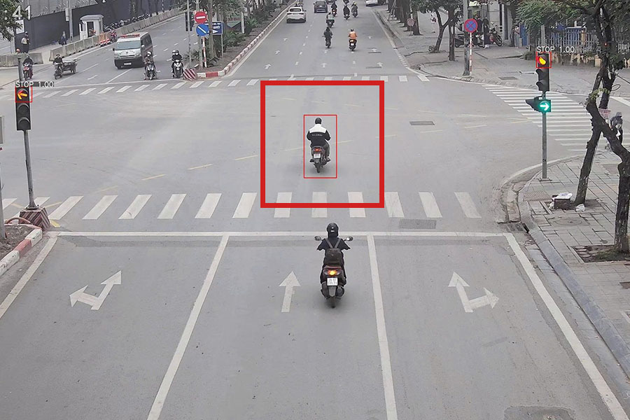 Nói thì lại tự ái, 703 người vượt đèn đỏ ngã tư trong 1 ngày!- Ảnh 1.