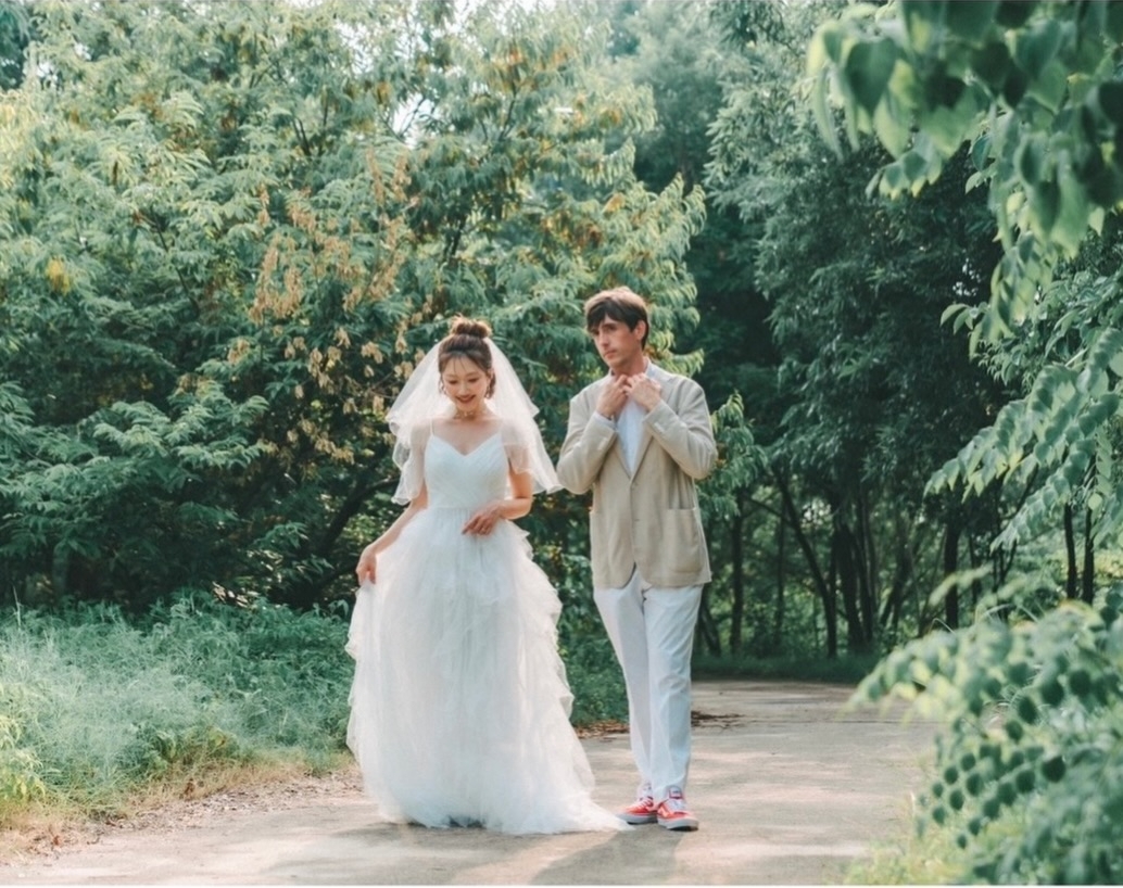 Nữ ca sĩ quốc dân tuyên bố kết hôn với chồng Tây, ảnh cưới bắt trọn khoảnh khắc ông xã nhấc bổng cô đẹp như phim ngôn tình!- Ảnh 1. Nữ ca sĩ quốc dân tuyên bố kết hôn với chồng Tây, ảnh cưới bắt trọn khoảnh khắc ông xã nhấc bổng cô đẹp như phim ngôn tình!- Ảnh 1.