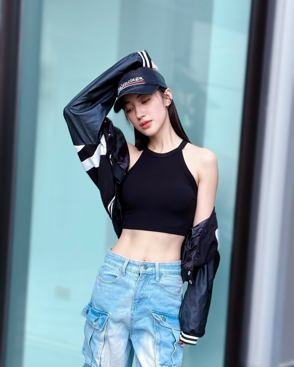 Nữ diễn viên Trung Quốc bị “ném đá” vì thân mật với người có gia đình - 1