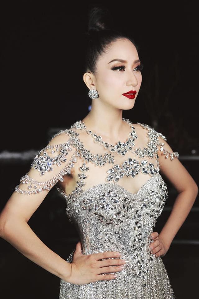 Nữ nghệ sĩ là viện trưởng, cưới học trò kém 11 tuổi, sở hữu nhà 6 tầng trăm tỷ ở đường Hoàng Hoa Thám- Ảnh 1. Nữ nghệ sĩ là viện trưởng, cưới học trò kém 11 tuổi, sở hữu nhà 6 tầng trăm tỷ ở đường Hoàng Hoa Thám- Ảnh 1.