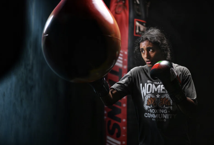 Nu nhan vien phap y va giac mo chinh phuc