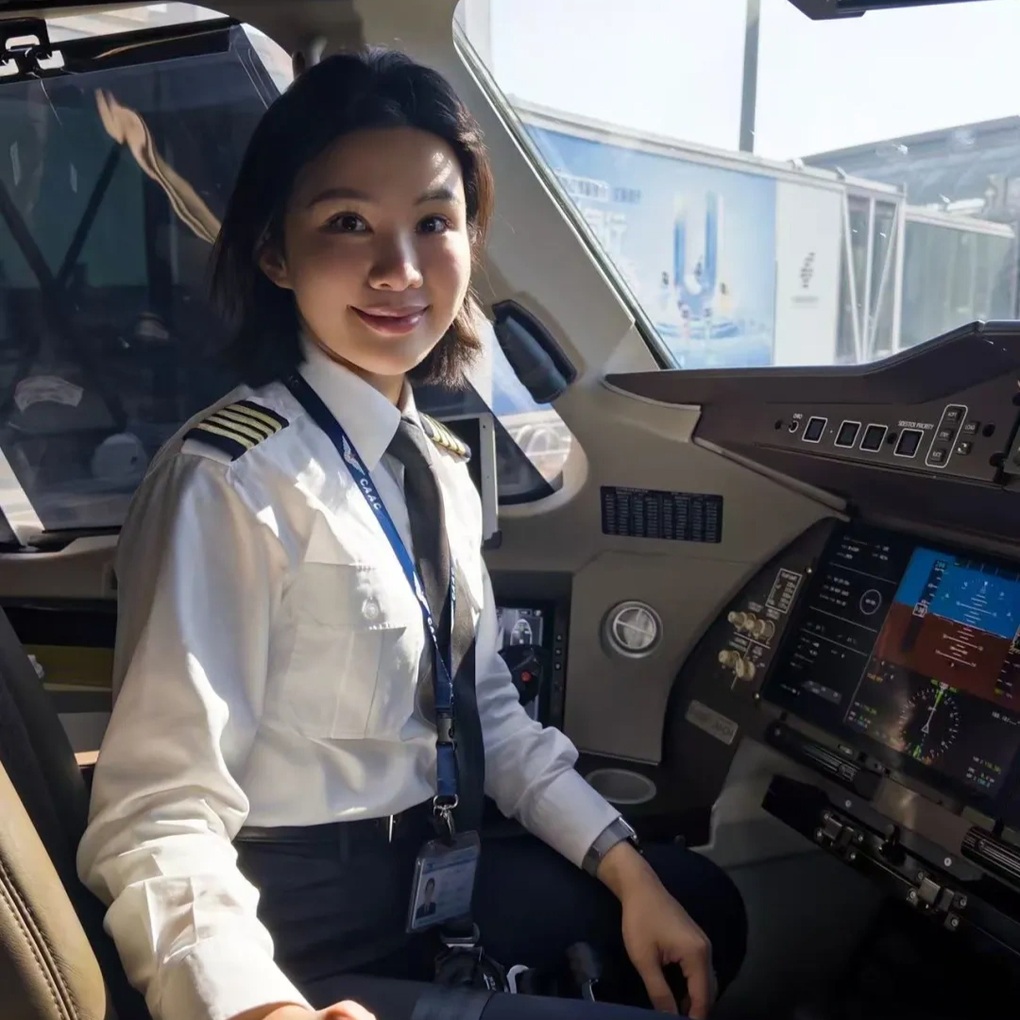 Nữ phi công xinh đẹp 10 năm lái máy bay chưa từng sai sót, thành cơ trưởng - 1
