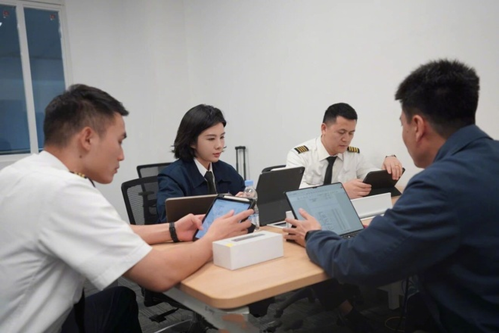 Nữ phi công xinh đẹp 10 năm lái máy bay chưa từng sai sót, thành cơ trưởng - 2