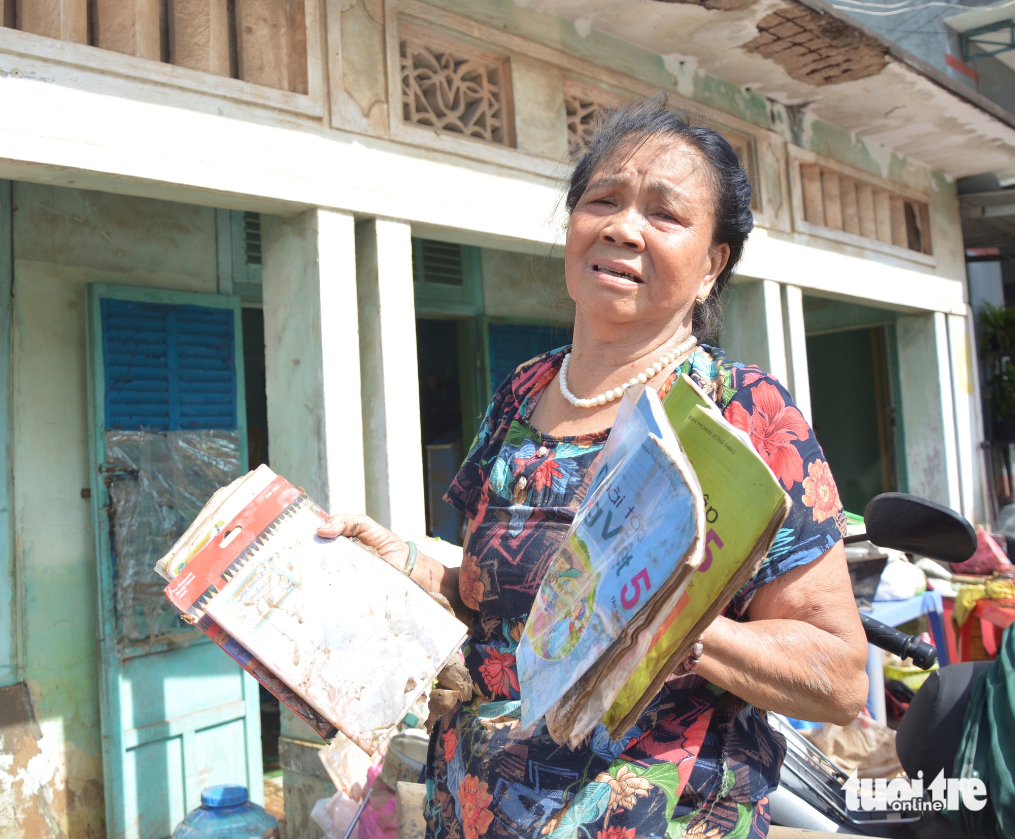 Nước lũ vẫn ngập sâu nhiều vùng Bình Thuận cũ- Ảnh 1. Nước lũ vẫn ngập sâu nhiều vùng Bình Thuận cũ - Ảnh 1.