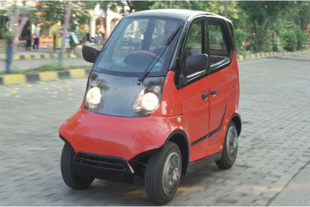 Ô tô điện rẻ nhất Ấn Độ có giá chưa đến 60 triệu đồng, ngắn như xe máy - 1