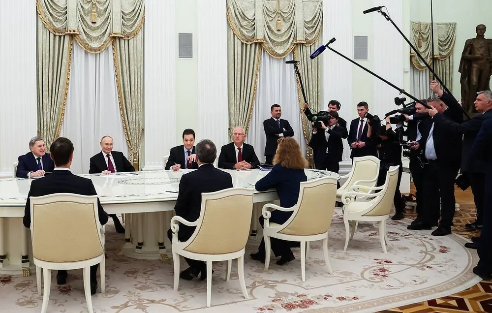 Ông Putin gặp phái viên Mỹ lúc nửa đêm- Thảo luận gần 5 giờ nhưng chưa tìm thấy thỏa hiệp.jpg