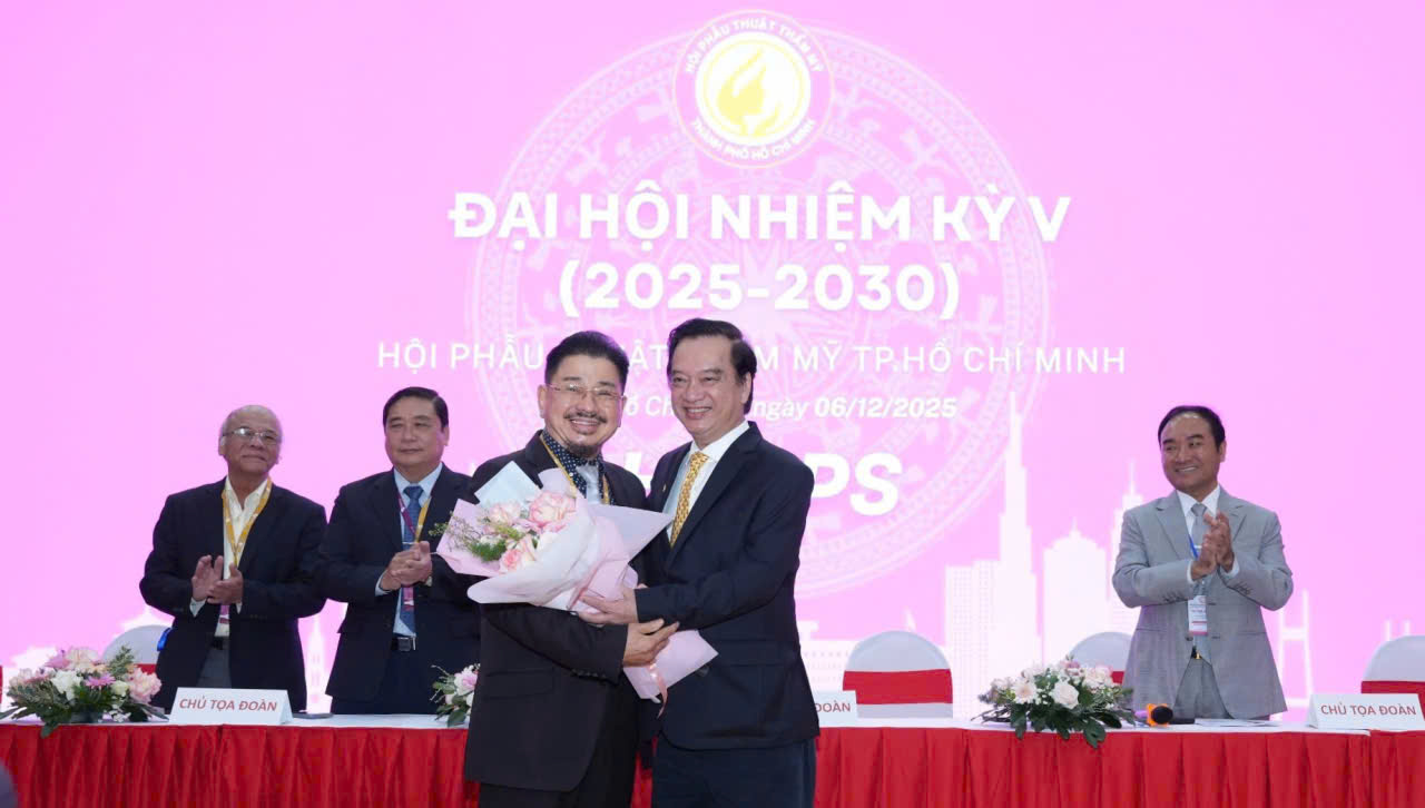 PGS-TS Nguyễn Thanh Vân làm Chủ tịch Hội phẫu thuật thẩm mỹ TP.HCM 1 PGS-TS Nguyễn Thanh Vân làm Chủ tịch Hội phẫu thuật thẩm mỹ TP.HCM - Ảnh 1.