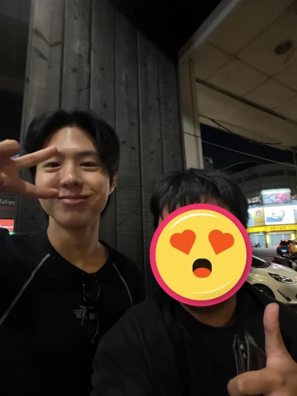 Park Bo Gum đi dự AAA hay du lịch thế này?- Ảnh 2.