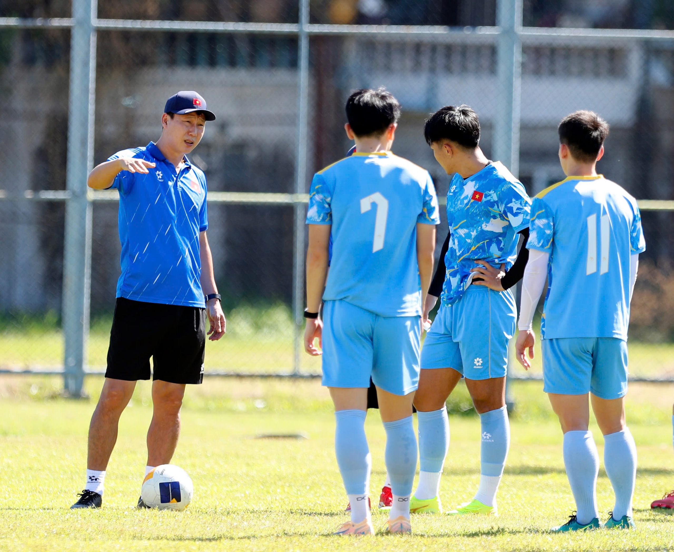 U.23 Việt Nam thua là... về: Phải vùng lên quật ngã U.23 Malaysia để vào bán kết- Ảnh 1.