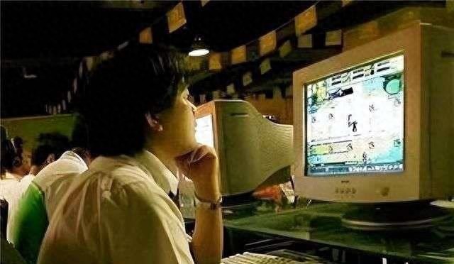 Phát hiện 6kg vàng và hơn 149 tỷ đồng tiền mặt nằm vương vãi trong biệt thự của người đàn ông chỉ tốt nghiệp hết cấp 2- Ảnh 1. Phát hiện 6kg vàng và hơn 149 tỷ đồng tiền mặt nằm vương vãi trong biệt thự của người đàn ông chỉ tốt nghiệp hết cấp 2- Ảnh 1.