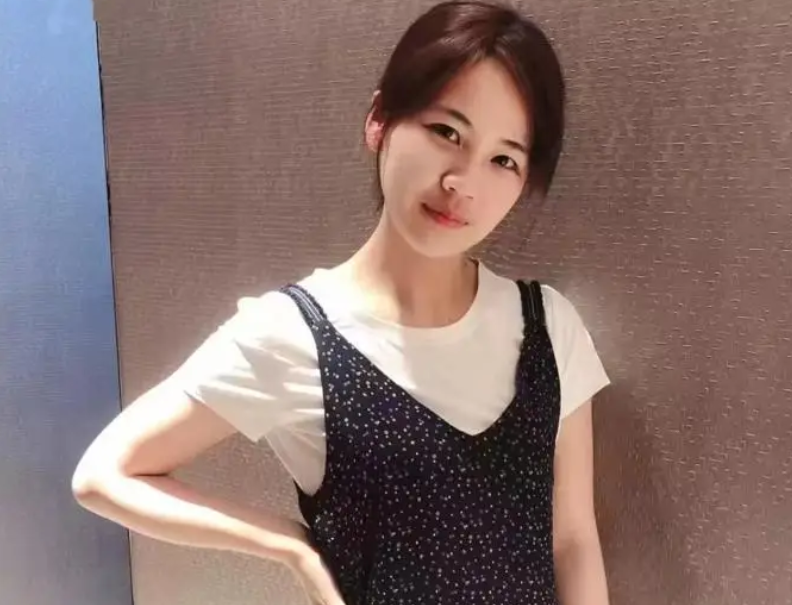 Phát hiện người phụ nữ sinh năm 1994 thu gom phế liệu nhưng thu nhập hơn 747 triệu đồng/tháng, sống trong biệt thự, đi xe sang- Ảnh 1.