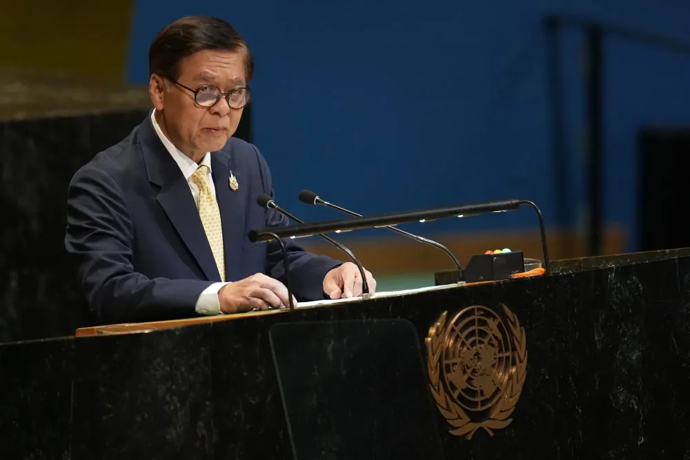 Bộ trưởng Ngoại giao Thái Lan Sihasak Phuangketkeow. Ảnh: BLOOMBERG Campuchia đóng tất cả cửa khẩu biên giới với Thái Lan; Bangkok triển khai F-16 phá huỷ cây cầu ở Campuchia