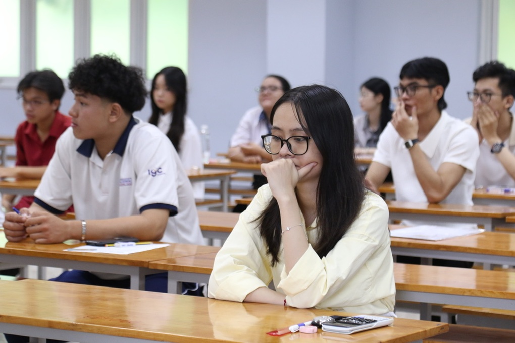 Phổ điểm “vênh” lạ ở kỳ thi đánh giá năng lực lớn nhất cả nước - 3