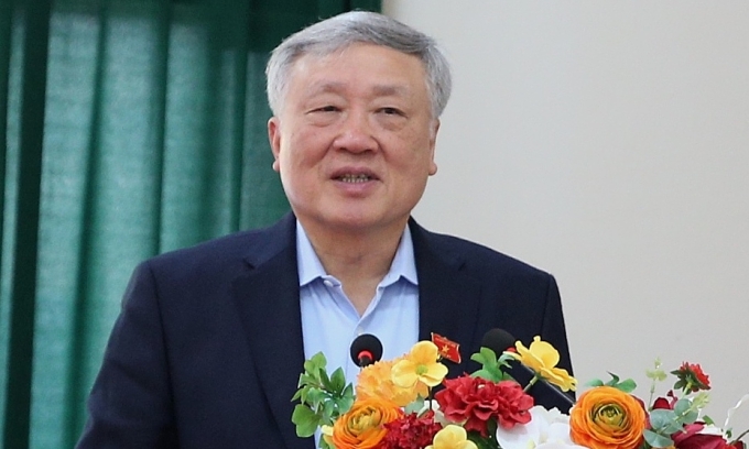 Phó thủ tướng Nguyễn Hòa Bình tiếp xúc cử tri Bắc Ninh, sáng 16/12. Ảnh: Nguyễn Hoàng