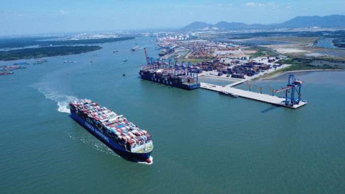 Tàu container cập khu cảng Cái Mép - Thị Vải ở phường Tân Phước. Ảnh: Hà Nguyễn