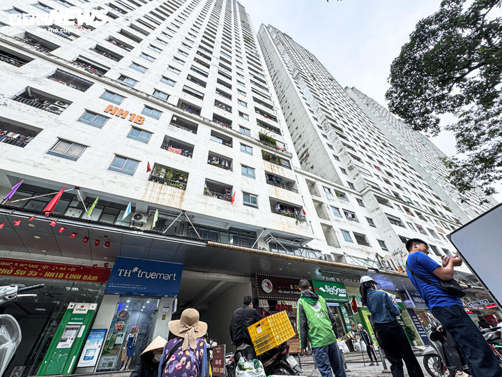 Phường Hoàng Liệt yêu cầu chung cư đông dân nhất Hà Nội hủy lệnh cấm xe điện- Ảnh 1.