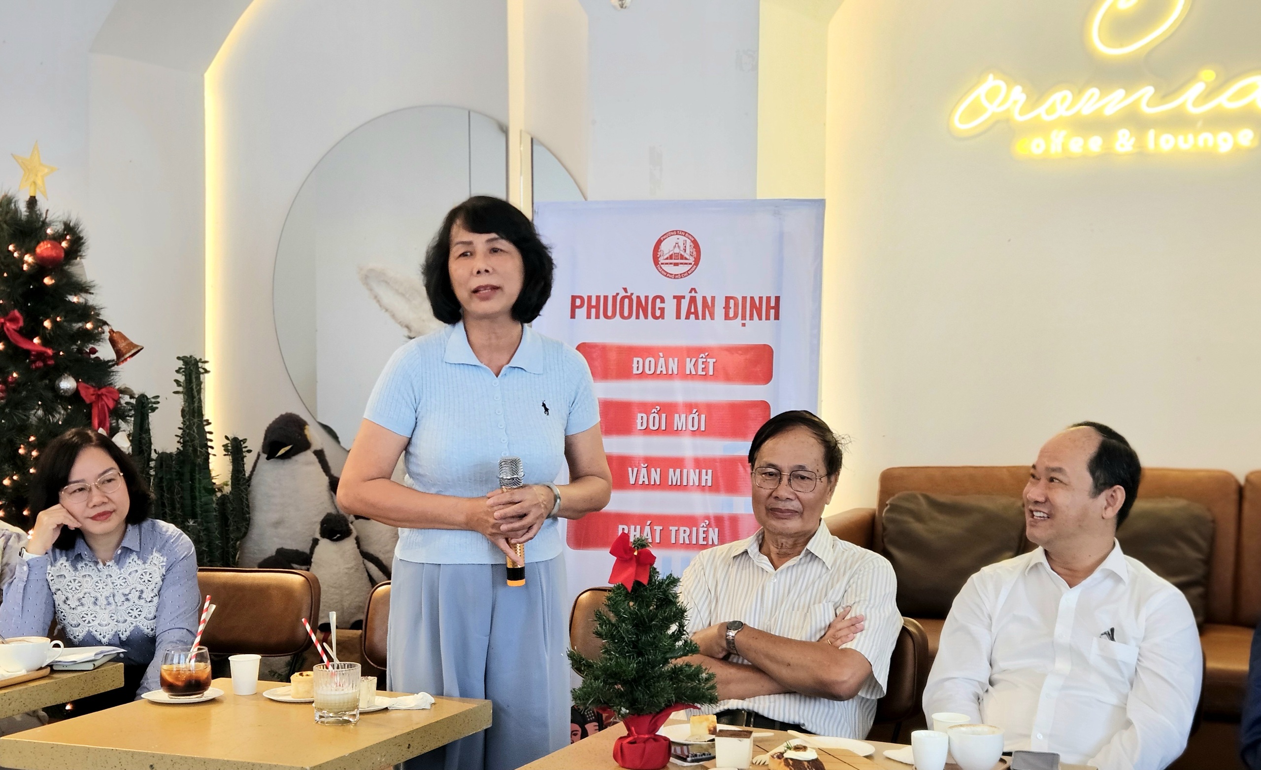 Phường trung tâm TP.HCM dùng trụ sở dôi dư làm điểm sinh hoạt khu phố 1 Phường trung tâm TP.HCM dùng trụ sở dôi dư làm điểm sinh hoạt khu phố - Ảnh 1.