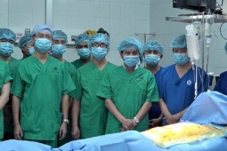 Vĩnh biệt chồng chết não, người vợ 'xin cho em hiến tạng của anh'