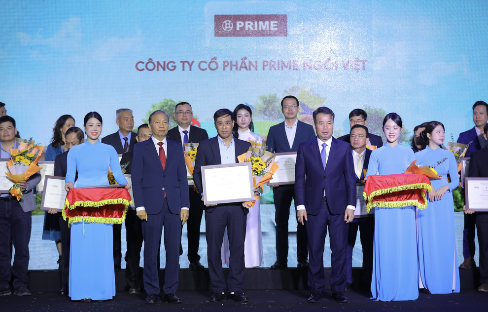 Prime Ngói Việt vào “Top 100 doanh nghiệp bền vững 2025” nhờ mô hình sản xuất tuần hoàn - 1