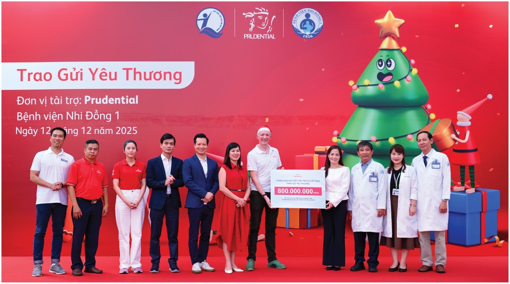 Prudential Việt Nam lan tỏa yêu thương mùa Giáng sinh đến bệnh nhi qua hoạt động cộng đồng - 1