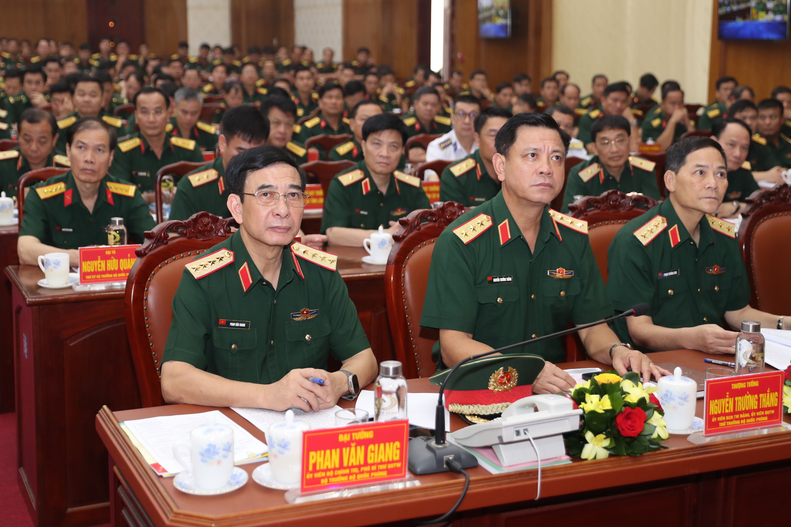 Quân khu 7 đón nhận Huân chương Bảo vệ Tổ quốc hạng Nhất - Ảnh 1.