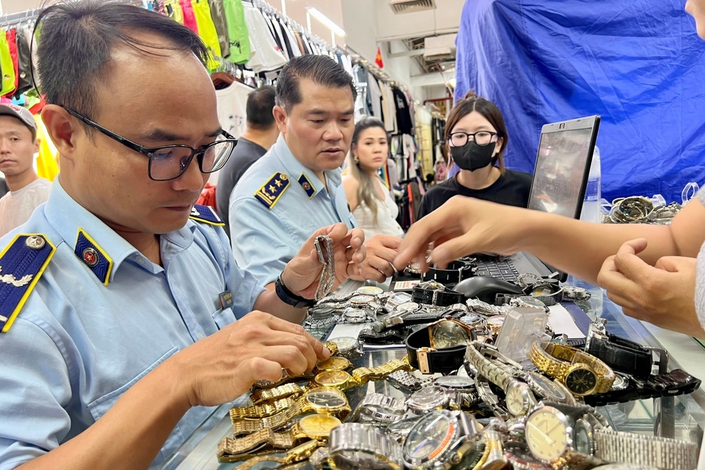 Quản lý thị trường kiểm tra 27.500 vụ, phanh phui loạt hàng giả quy mô lớn - 1