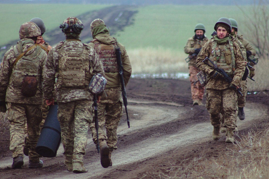 Quân số áp đảo gấp 5 lần Ukraine, Nga dồn dập vây bọc mặt trận chiến lược - 1