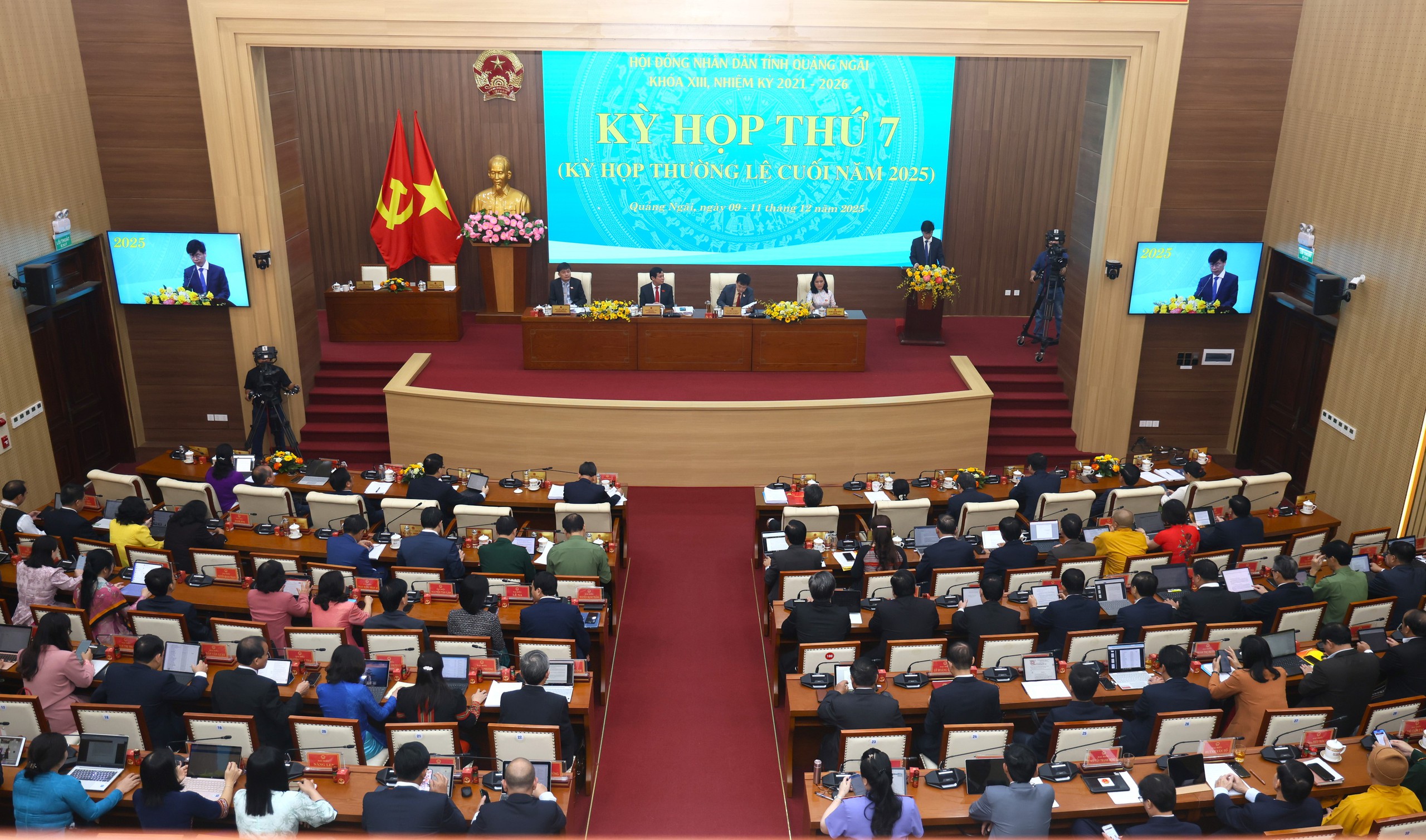 Quảng Ngãi thu ngân sách hơn 35.200 tỉ đồng, đạt 100% dự toán 1 Quảng Ngãi thu ngân sách ước đạt 35.200 tỉ đồng - Ảnh 2.