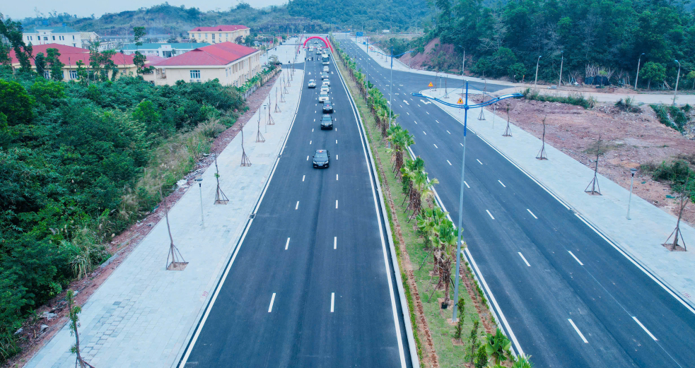 quảng ninh - Ảnh 1.